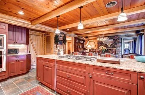 Almont House | Cabin on Taylor River | 4 Bedroom | Fireplace | Private Dock | Hot Tub | Yard
