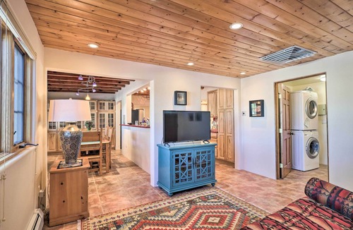 Southside House | 'Casa Rosita' Home, 3 Mi to Santa Fe Plaza!