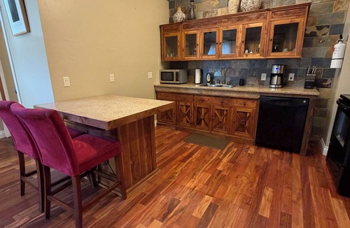 Ouray House | Cascade Falls/Main Street stay with A/C