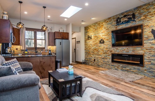 Cripple Creek House | Central A/C! 2 Homes | Hot Tub | Game Room | MTN Views