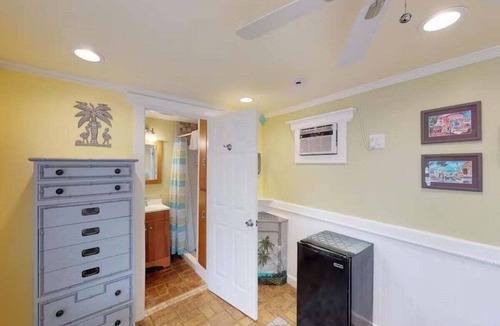 Old Town House | Charmayne's Cottages | Private Group Oasis!