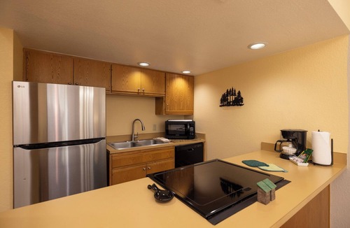 Historic Downtown Durango Condo | Charming 1-bedroom condo at Cascade Village with stunning mountain views - 2 Miles from Purgatory