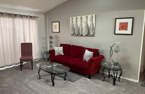 Aurora Condo | Charming 1-bedroom condo in beautiful Aurora with WiFi, AC