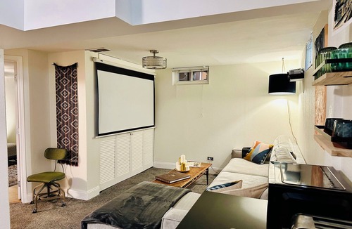 City Park House | Charming 1-bedroom Garden Unit with Hot Tub!