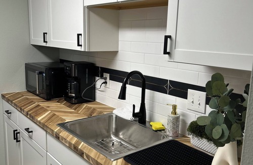 Bel Aire Condo | Charming 1-bedroom condo in delightful Wheat Ridge with AC