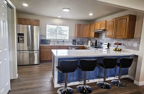 Jewell Heights - Hoffman Heights House | Charming 3BR home with AC near Aurora medical campus, parks & hospitals