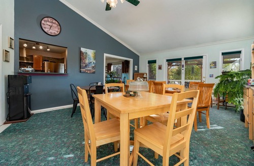 Palisade House | Charming 4-bedroom house in Fruit and Wine country Palisade! Retired BnB