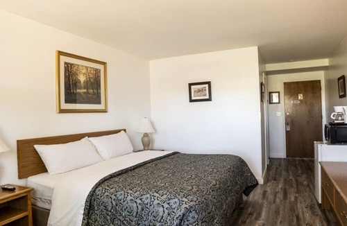 Delta Hotel | Charming boutique hotel, nestled on 20 acres alongside the picturesque Gunnison River! Whether you're here for fishing, wine tasting, or any adventure you have in mind, our hotel provides the perfect and inviting basecamp for your memorable stay.