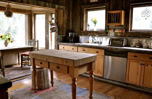 Nederland Cabin | Charming Cabin with Mountain Views near Indian Peaks Wilderness in Nederland, Colorado