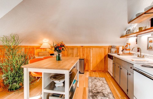 Capitol Hill House | Charming Carriage House in Capital Hill