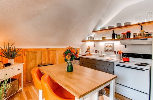 Capitol Hill House | Charming Carriage House in Capital Hill