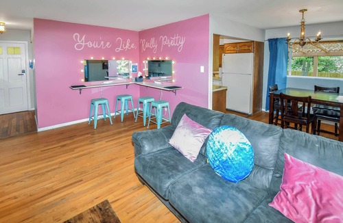 Southeast House | Charming Five Bedroom Denver Home | The Pink Palace