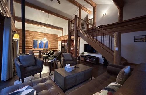 Fairplay Cabin | Charming Log Cabin - Hot Tub -Near Hiking & Dining - Dogs Welcome