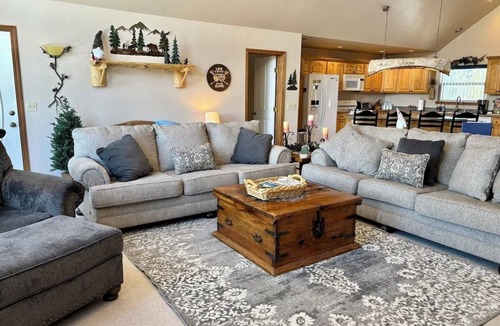 Pagosa Highlands House | Charming Pagosa Cabin | Epic Views, Game Room, Fireplaces & More