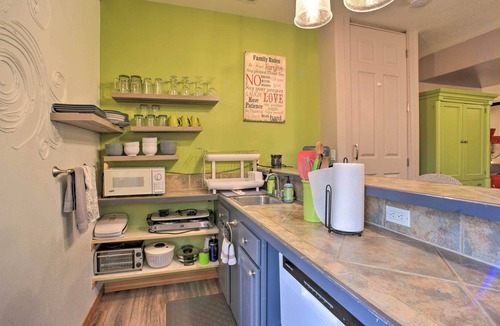 Northwest Colorado Springs House | Charming Retreat ~ 5 Mi to Garden of the Gods