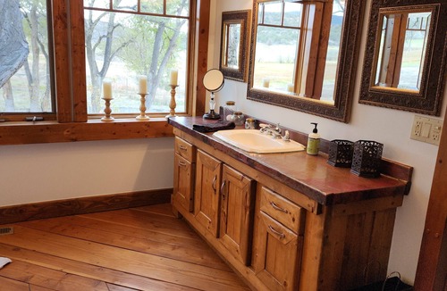 Mesa Other | Charming unique 2-bdrm farmhouse in Mesa with WiFi, close to Powderhorn Ski Area