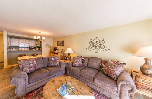 Mount Crested Butte Condo | Chateaux Condo | 2 Bedroom | Outdoor Pool and Hot Tub | On BusRoute