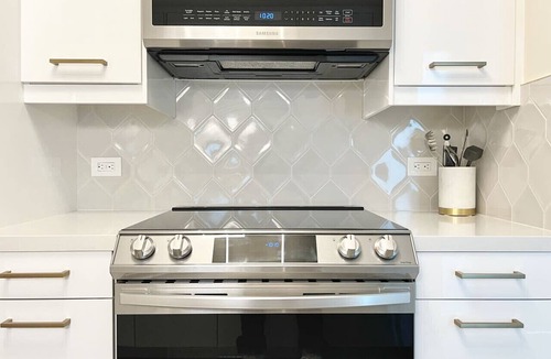 Little Italy Condo | Chic Little Italy Condo - Pool, Valet Parking