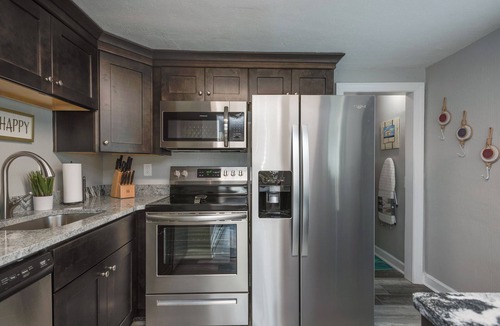 Buckroe Beach House | Children's Dream House! Walk to the Beach!