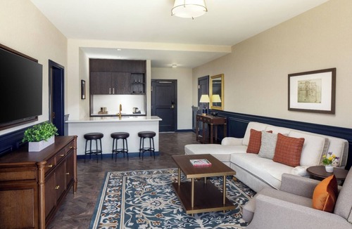 Fitzsimons House | City Sophistication: Large Suite near Southlands Shopping Center! Dogs Allowed!