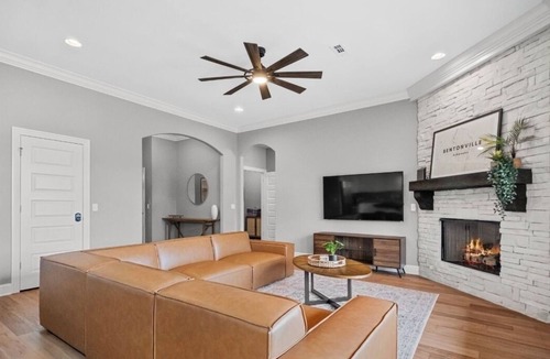 Bentonville House | Clean and comfy! Perfect place to work or relax. Between XNA & dtwn!