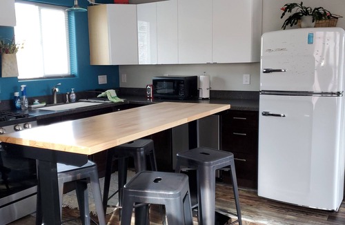 Golden Apartment | Clean, Bright, Private Studio Apt. in Downtown Golden
