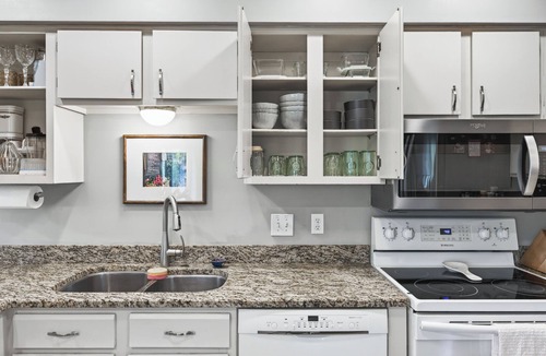 Maple Grove House | Close to businesses, hospitals, freeways in a wooded neighborhood next to trails