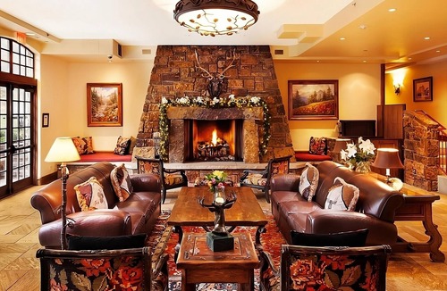 Vail Hotel | Close to Gopher Hill Lift w/Hot Tub and Parking! Sweet Escape!