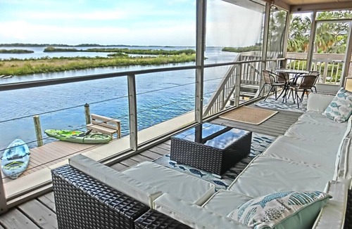 Pine Island House | Coastal Cozy Cabana | Steps to Beach Kayaks Big Yard Peaceful Escape