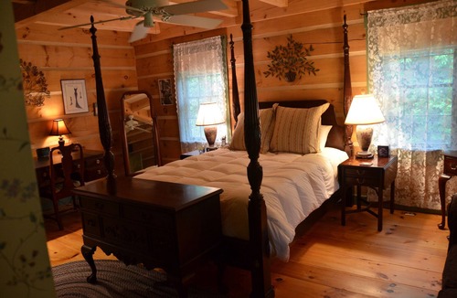 Woodstock House | Colonial-style solid-timber home in a quiet setting