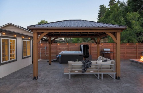 Applewood Villages House | Colorado Family Escape! Hot Tub + Sauna! Sleeps 14