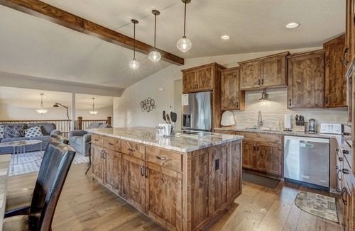 Northeast Colorado Springs House | Colorado Retreat-King-Pikes Peak View-Foosball