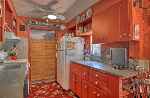 Manitou Springs House | Colorful Bungalow By Pikes Peak/Garden of the Gods