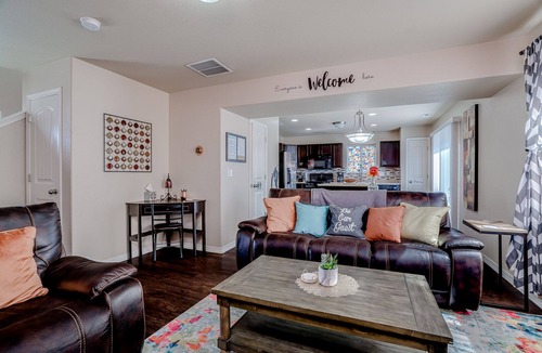 Stetson Hills House | Colorful Co Spgs—30+ Night Stay, Mt Views, Garage, Self Check-In, Fully Equipped