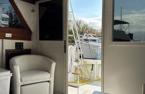 Bear Boat Rental | Come stay on our 40 Viking yacht - two bedrooms with restaurant and biking trail