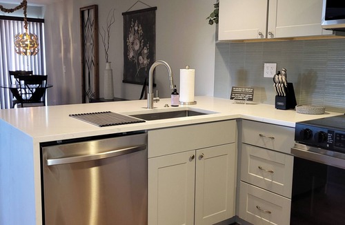 San Rafael Condo | Comfortable 1-bedroom condo in Uptown Denver district; pool & gym; free parking.