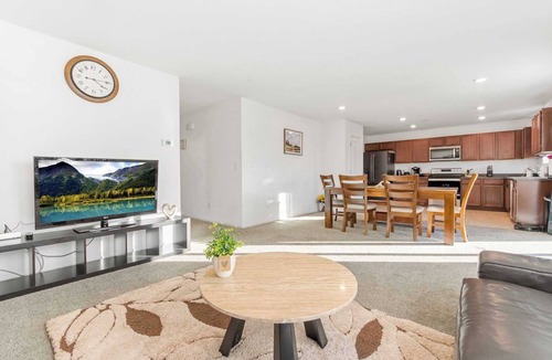 Aurora House | Comfortable 4BR Home with Private Backyard & Mountain Views in Aurora #41955