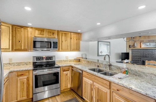 Copper Mountain Condo | Comfortable condo with ski lift views, shared fitness room, gas fireplace, & W/D