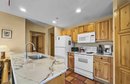 Copper Mountain Village Condo | Comfortable Condo in Prime Location with Hot Tub, Short Walk to Lifts - X414