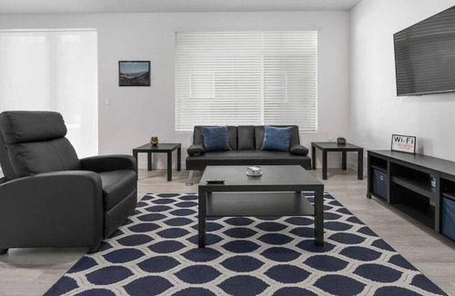 Salt Lake City Apartment | Comfortable ✭ Convenient ✭ Hot Tub, Gym +more