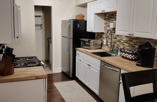 Edgewater Condo | Comfortable in Denver near Sloan's Lake Red Rocks| Weekly & Monthly Discounts!