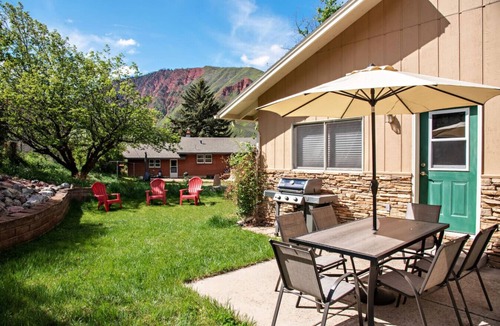 Glenwood Springs House | Comfortable Mtn Home Near Dwntwn Glenwood & Pools!
