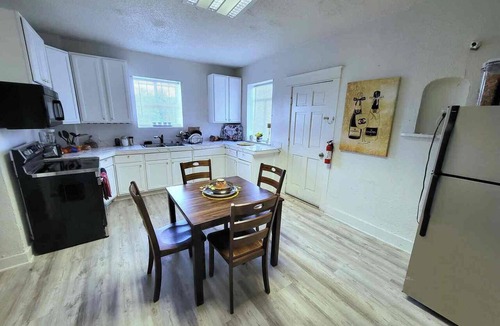 West Colfax House | Continental private bedroom/bathroom Rm4
