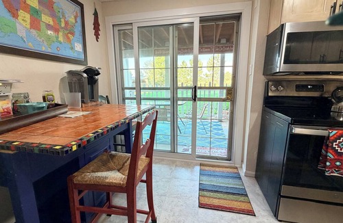 Centennial Apartment | Country Living for Grandparents, Travel Nurses and Execs!
