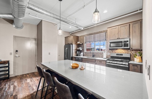Pueblo Apartment | Cozy 1-bedroom apartment right on the Pueblo Riverwalk