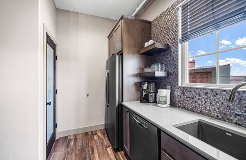 Pueblo Apartment | Cozy 1-bedroom apartment right on the Pueblo Riverwalk