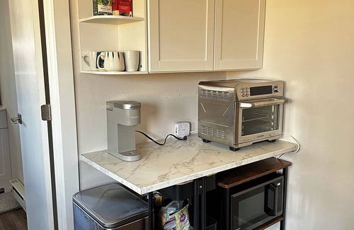 Cole House | Cozy 1-bedroom attached house in quiet area of Denver conveniently located