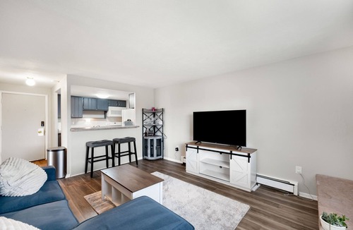 Capitol Hill Condo | Cozy 1-bedroom condo in beautiful Capitol Hill Neighborhood with Parking