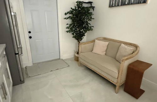 Cutler Bay House | Cozy 1-bedroom guest house in quiet Cutler Bay with AC and private yard