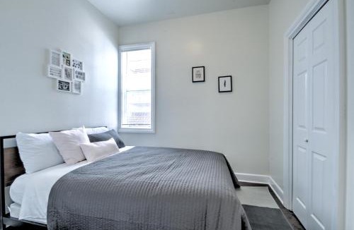 Broadway Apartment | Cozy 2 bdr Apt at heart of Capitol Hill - Apt A
